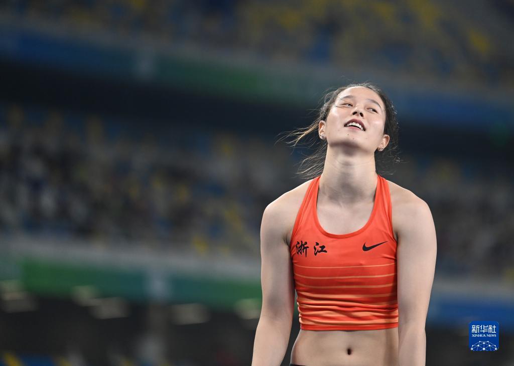 李玲 