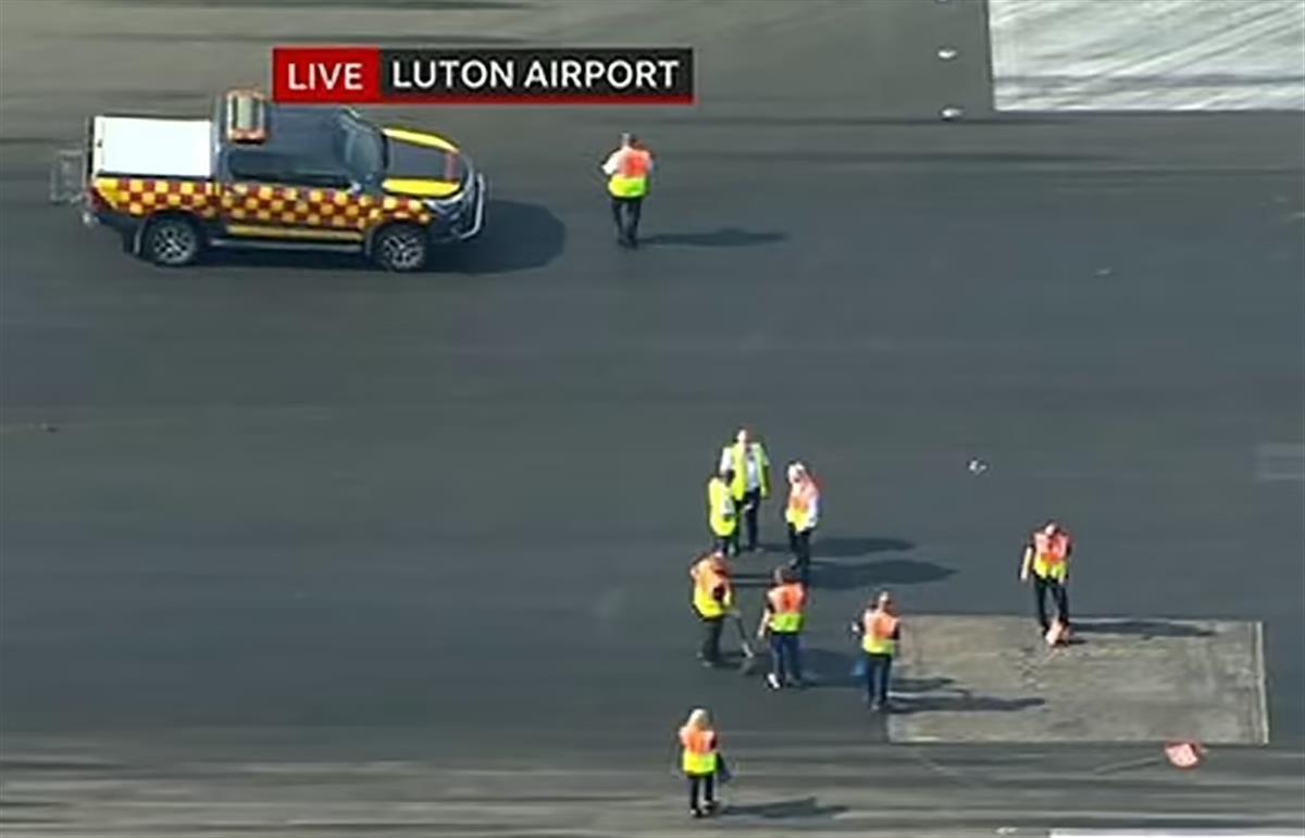 英国现在有多热？飞机跑道都融化了！