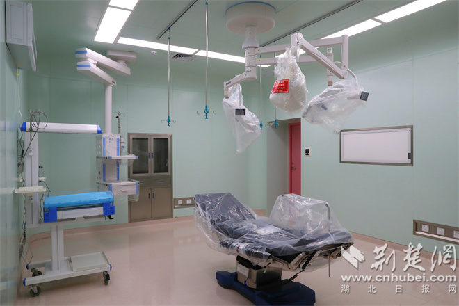 医院分娩室（邓洲 摄）.jpg