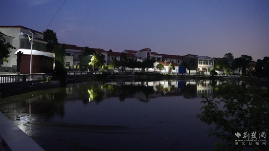 夜幕下的美丽乡村-临江乡黄岭村汪家榜湾 (1).JPG