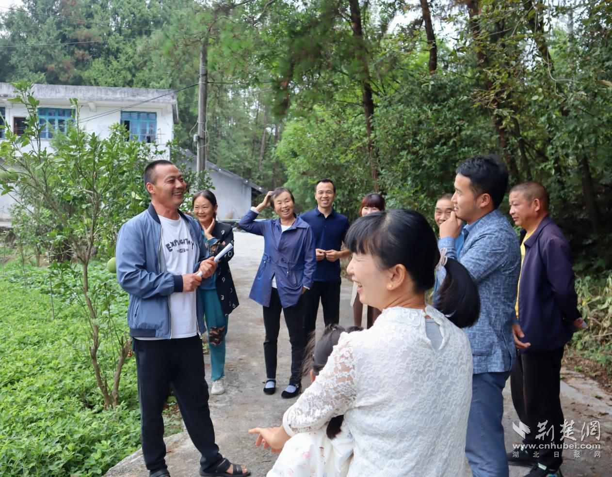 干群共谋产业发展.png.png
