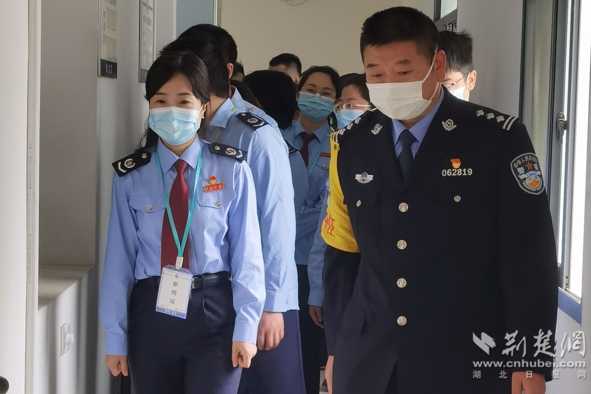 前往五峰看守所警示教育基地参观学习.jpg.jpg