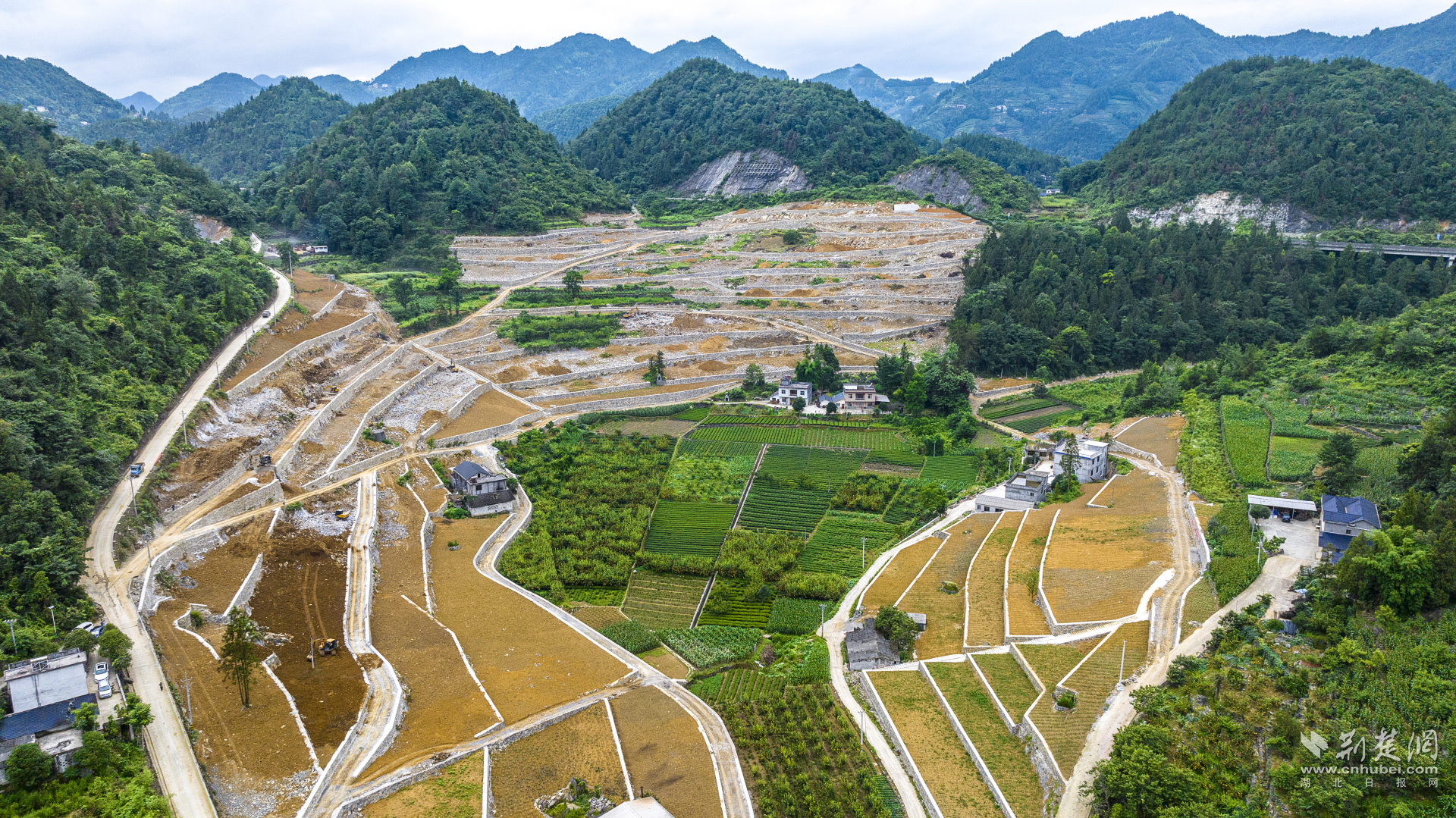 白泥坝村土地整治初见成效.png.png