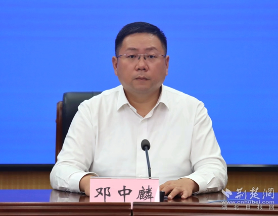 邓中麟_副本.jpg