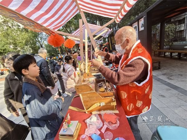 非遗手艺人“捏面人”.jpg.jpg