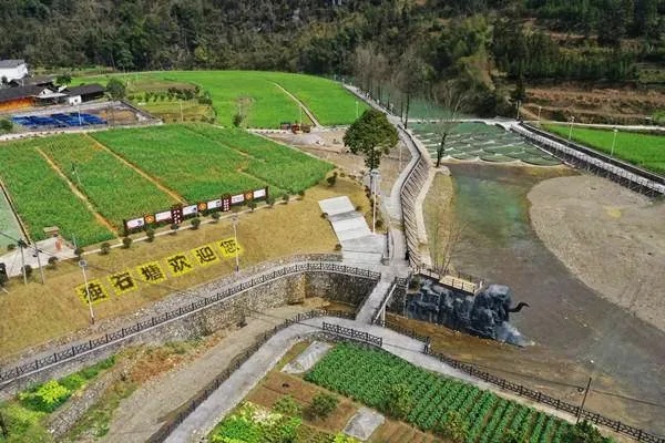 来凤 来凤：独石塘村的笃实发展经