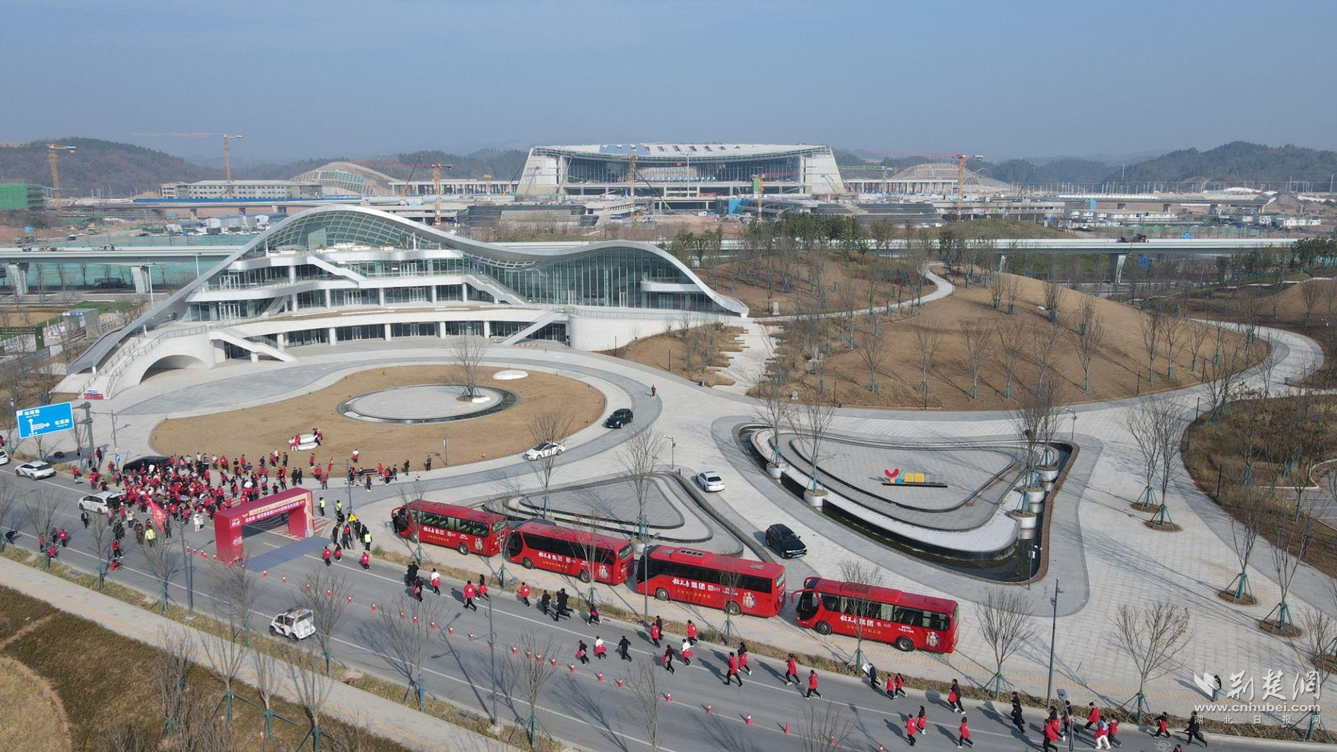 酒城企地携手 活力奔向2025