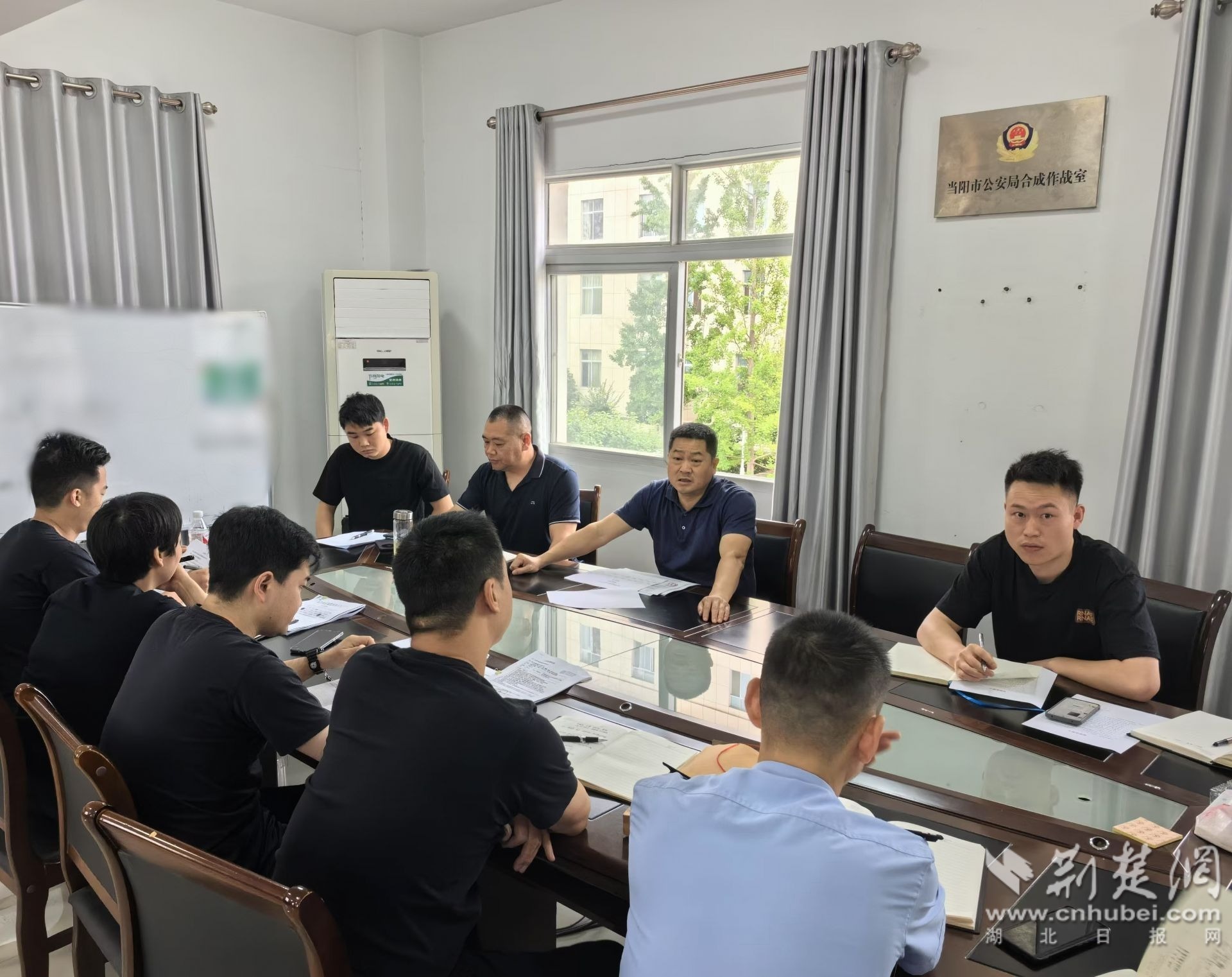 图说：当阳市公安局经侦专案组召开案件专题分析会.jpg.jpg
