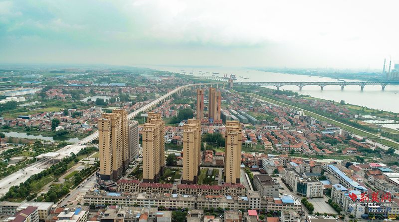 一桥两岸 鄂东门户_副本.jpg