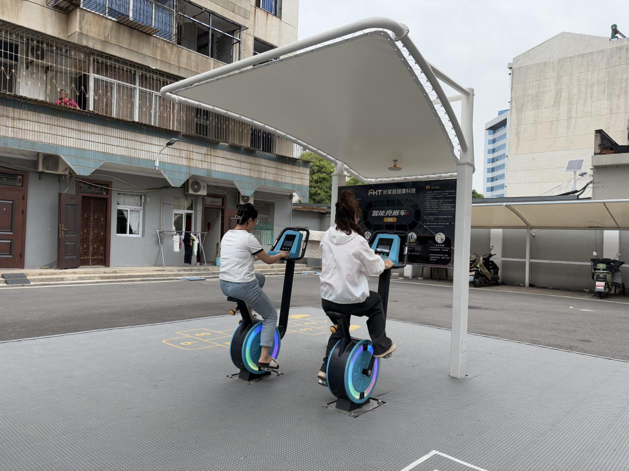 应城市城中街道月圆社区室外微型健身房，居民健身锻炼 马越摄.png.png