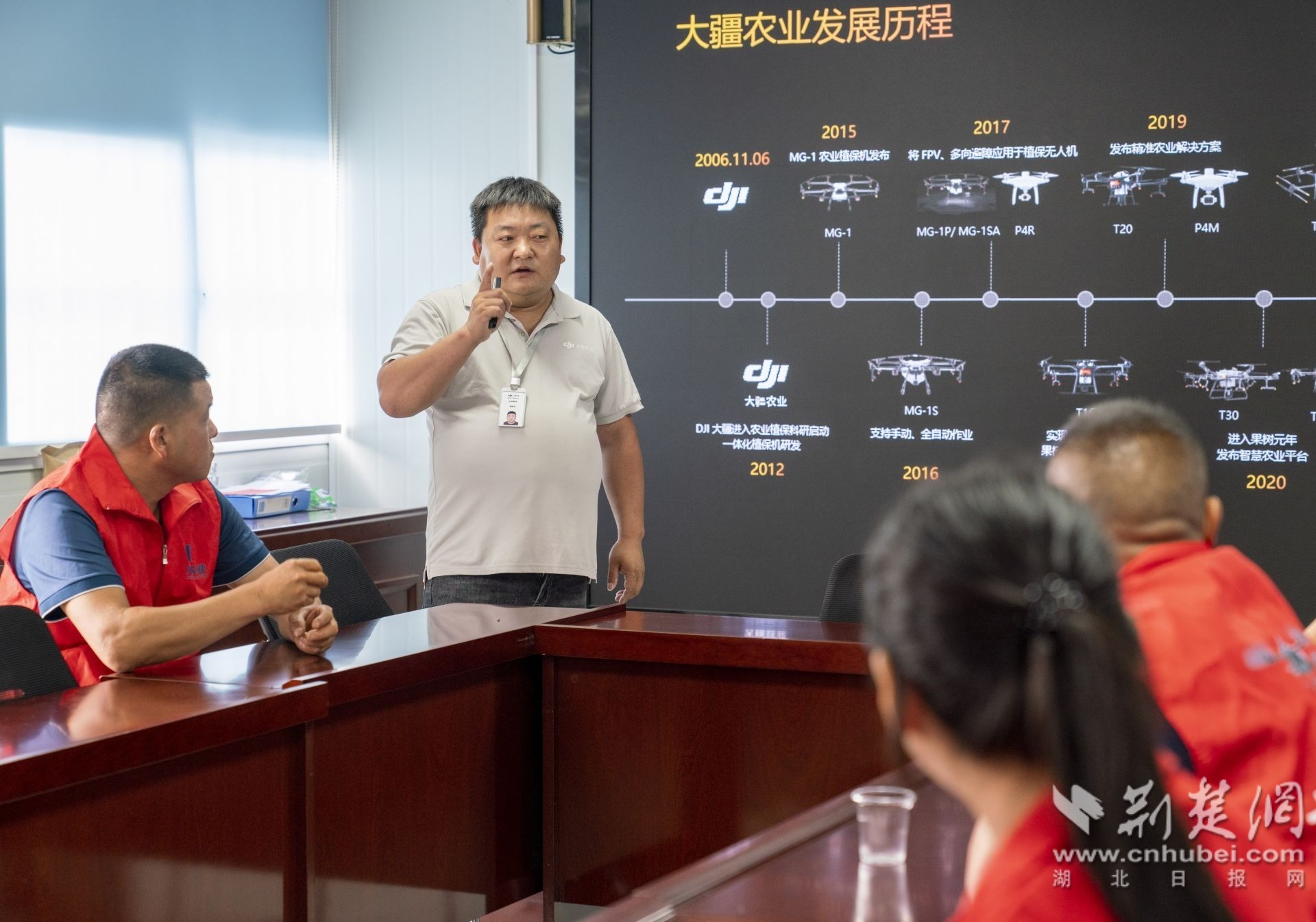 7月9日 培训人员为学员授课 周仕伟 摄.JPG.JPG