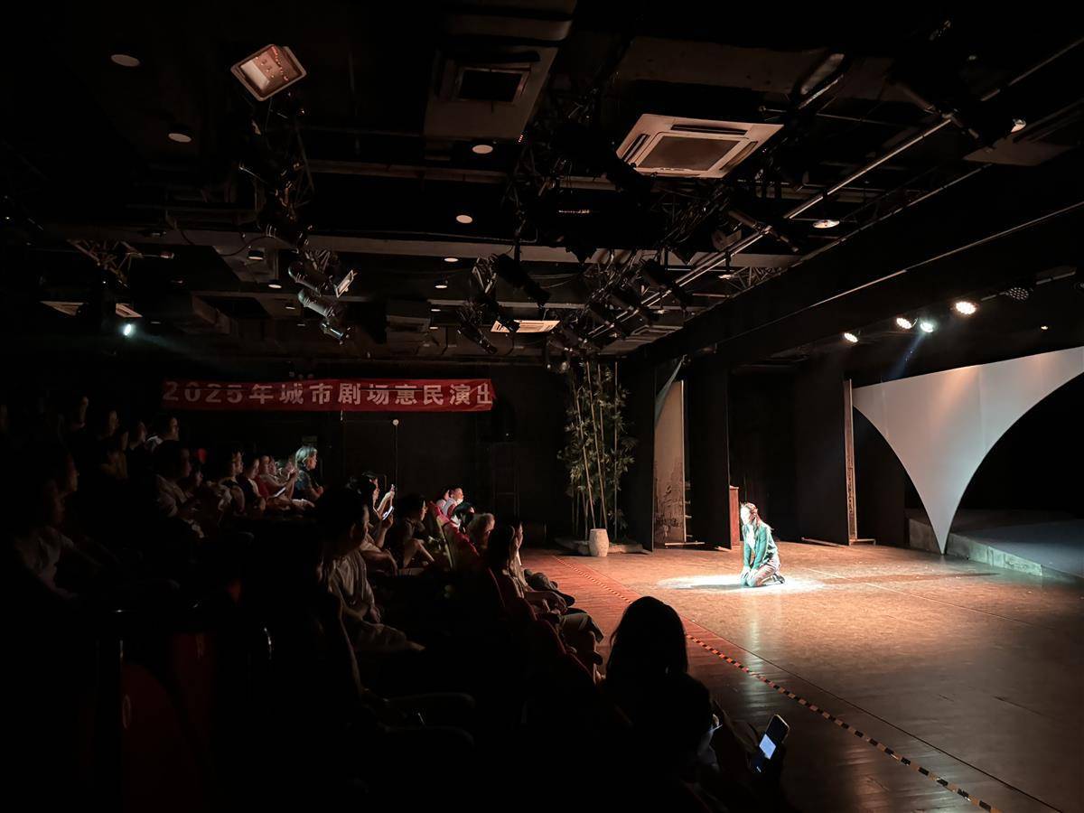 武汉人艺复排谍战喜剧《平民英雄》