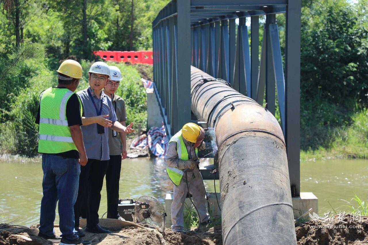 潜江市西南引调水工程管网铺设图片.jpg.jpg
