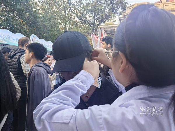 从社区到广场，武汉市武东医院中医药惠民全天“续航”暖人心