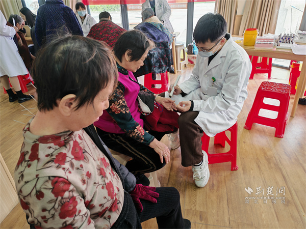 从社区到广场，武汉市武东医院中医药惠民全天“续航”暖人心
