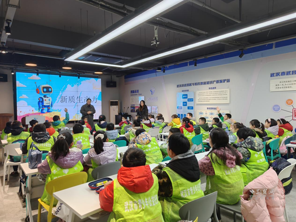 以科创之名，赴成长之约，珞珈少年寒假生活科技味十足