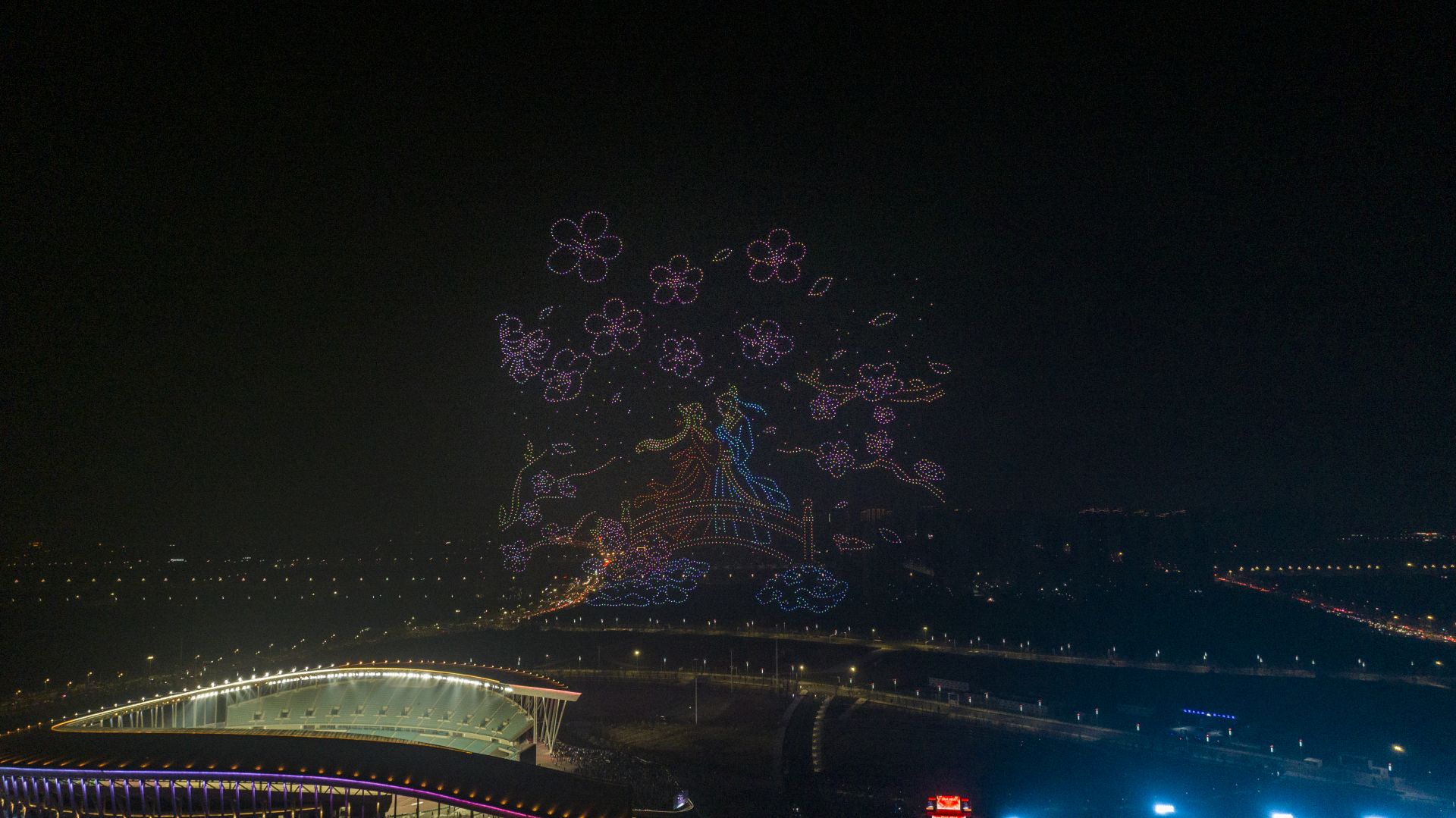 “欢孝过大年”——6000 架无人机点亮孝感夜空 李晨 摄.jpg (1).jpg.jpg