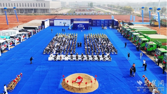 嘉鱼县 汽车.jpg