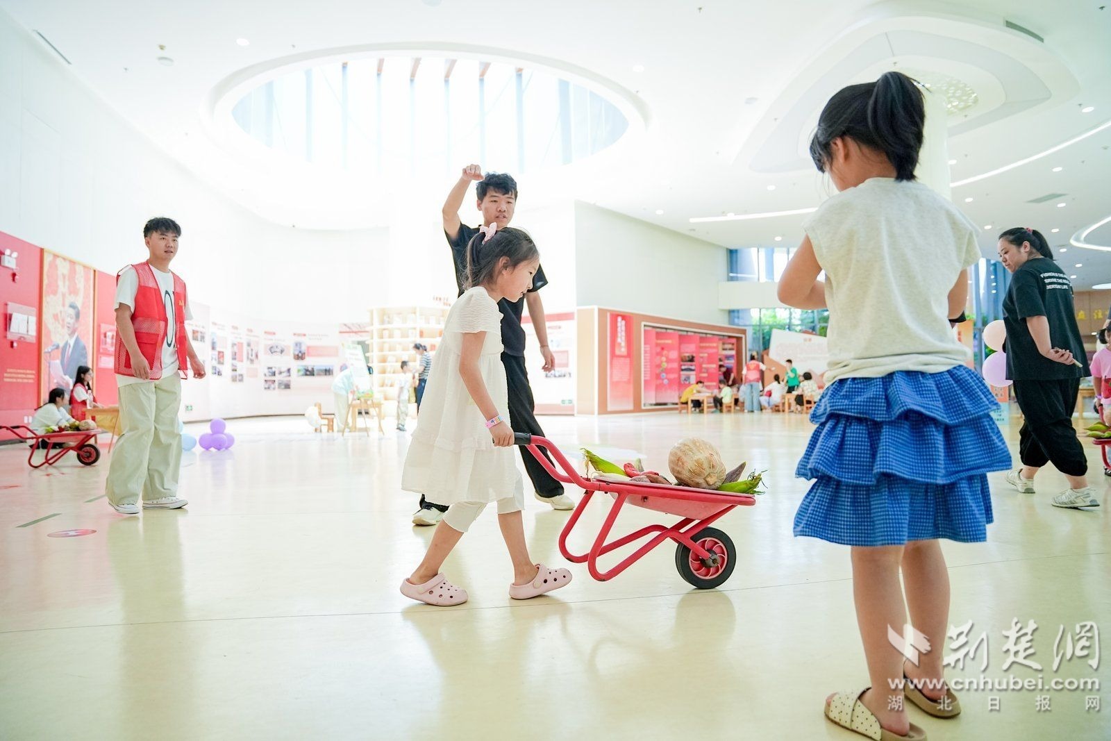 DSC01252.jpg~tplv-9lv23dm2t1-resize-animforce-v1_1600_3000_gif.j