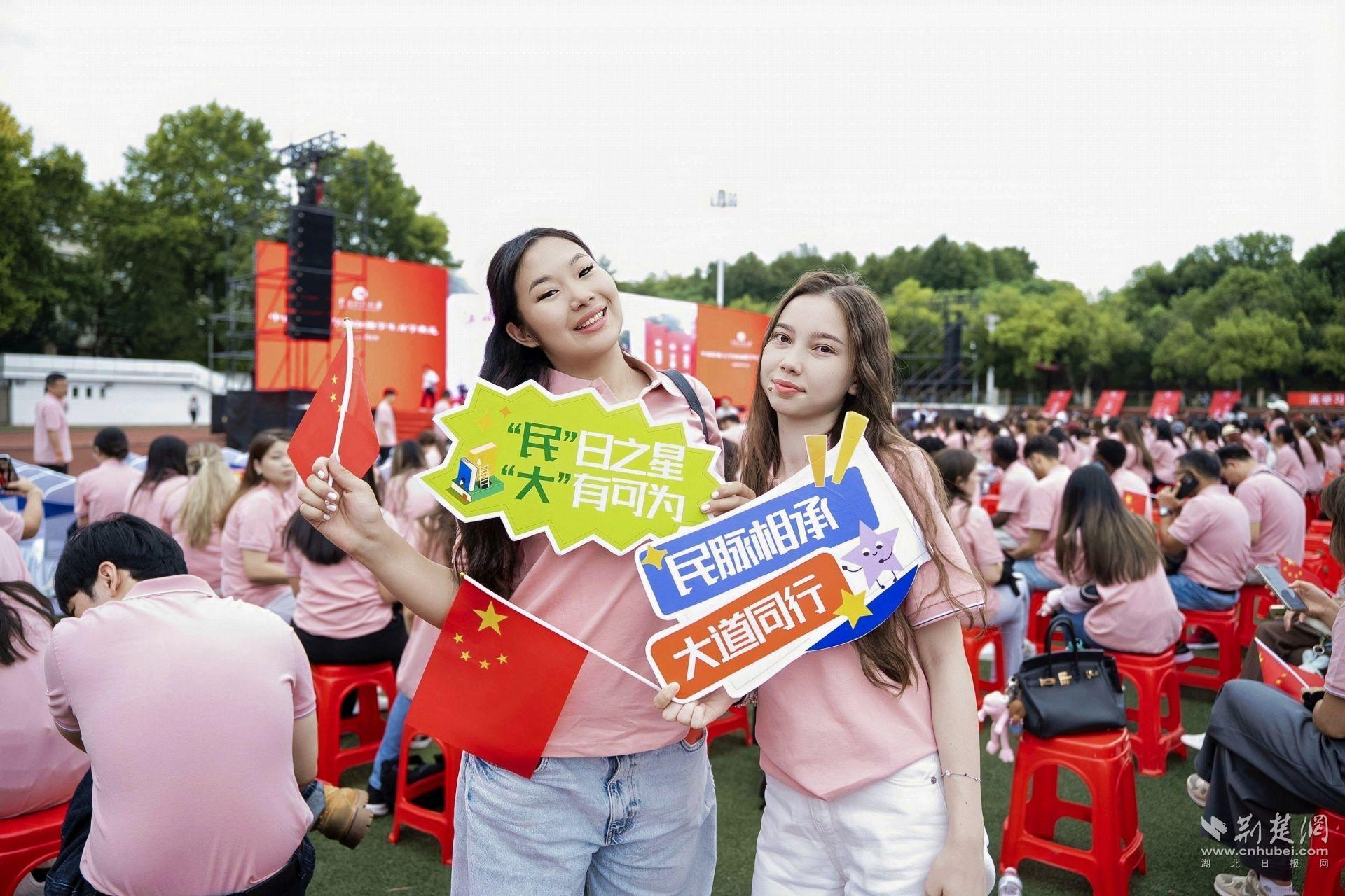 2026级留学生合影留念。学校供图.jpg.jpg