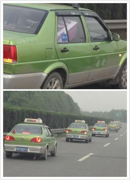 汶川的哥满装救灾物资赴芦山灾区
