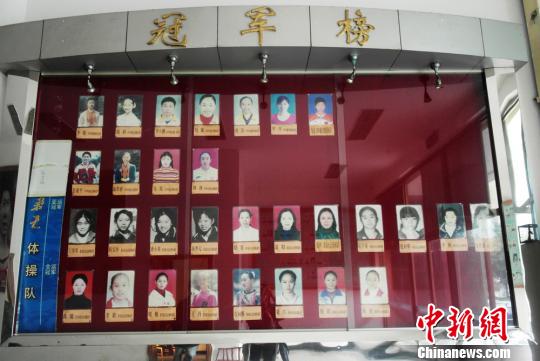 ����ʡ����˶��������ĵ�src=