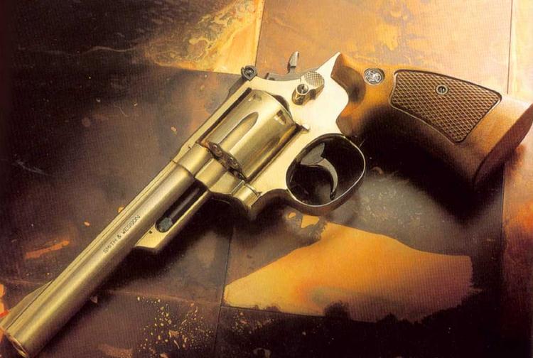 昆明火车站暴恐事件反思 全国基层警察加强警察用枪训练