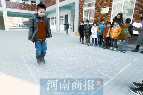 郑州一小学期末考试无试卷 衣服叠得好考试就加分