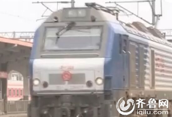 ���涨�������г��о�����վʱ��Ҫ���ٻ���ʻ������ȷ����ȫ������Ƶ��ͼ��